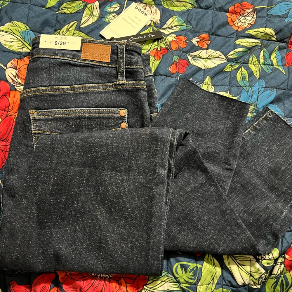 Judy Blue Tummy Control, Butt Lift Jeans size 9! *WILL ACCEPT OFFERS*